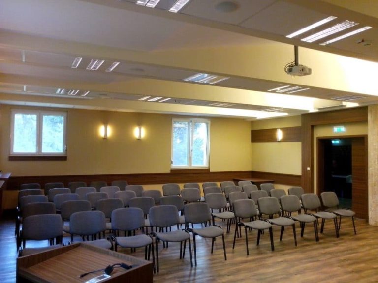 emeleti konferenciaterem2 768x576