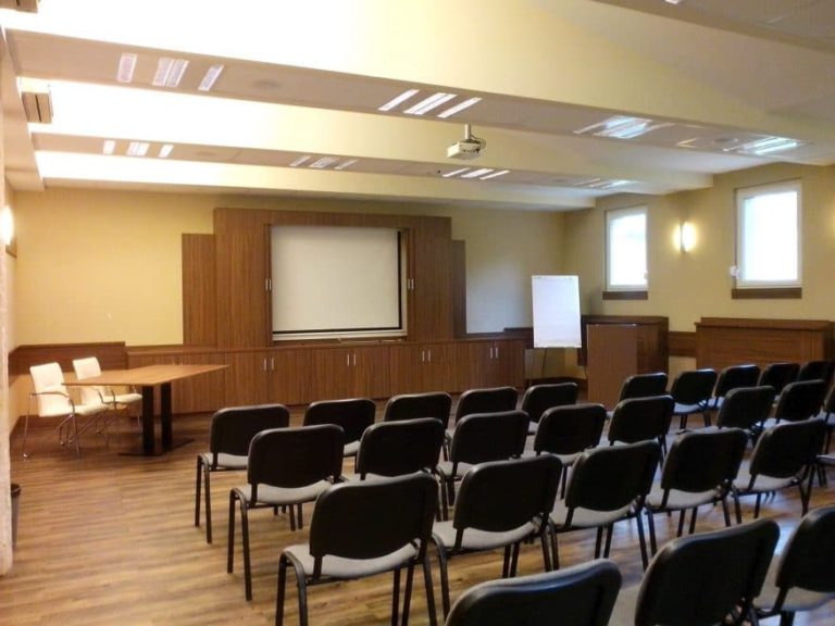 emeleti konferenciaterem3 768x576
