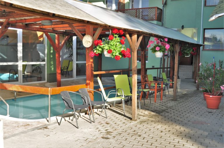 024 kulsomedencek 768x510