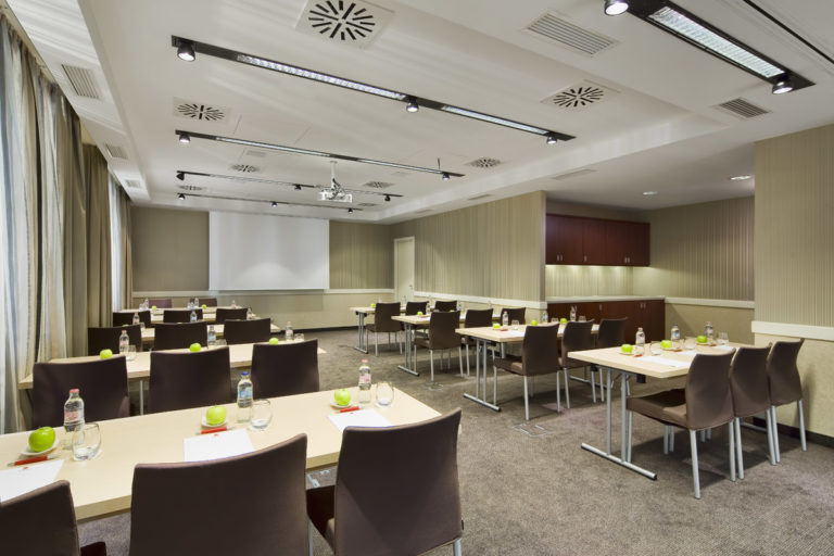 2015 01 Classroom 768x512