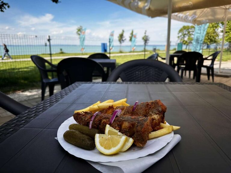 goldan lake bufe frissen sutott hekk 768x576