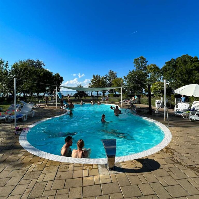 sport szabadido medence aranypart camping siofok 2 768x768